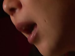 To piger og en fyr kneppe mens andre ser